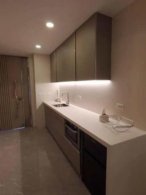 Luxury Suite In Bf Homes Manila